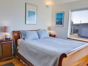 Oceanside Beach Cottage - Ocean view Yachats - Image 5