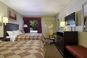 Days Inn by Wyndham Leeds - Image 5