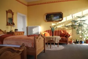 Dormitory Room - Yellow Room - Pension Villa Martha - Image 2