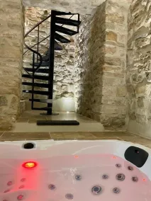 Suite Grand Luxe SENSATION avec Jacuzzi privatif - Image 3