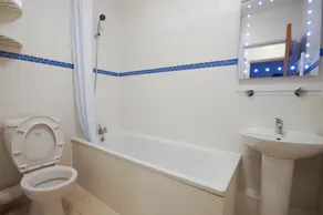 Big bright flat for 4-6 people with good links to around the city - Image 2