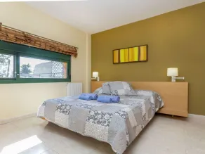 Magnifique maison de vacances pour 6 personnes avec piscine, WIFI, climatisation, TV et terrasse - Image 4