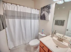 Luxury rental in great location - Image 4