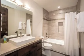 Condo w/private hot tub & rooftop deck close to Glacier National Park - Downtown Penthouse - Image 4