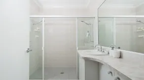 The Family Entertainer - with sweeping water views - Image 4