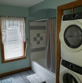 Country Farmhouse Lodge - Image 3