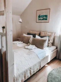 Old Town Apartment with FREE Parking - Image 4