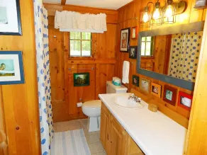 Rissbern II - Very charming and private setting on over 400ft of frontage on Rangeley Lake - Image 2