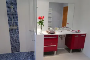 Maison indépendante de 120m2  accessible aux PMR face aux vignes du Pape Clément - Image 2
