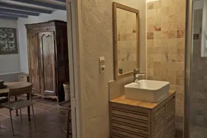 Dans belle propriété, joli gîte confortable, grande piscine, calme, Fontvieille - Image 3