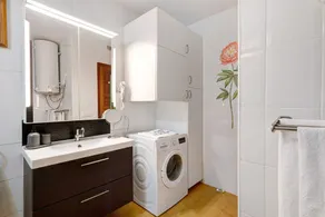 Holiday Apartment 'Isla and Ocean' With Pool and Wi-Fi - Image 3