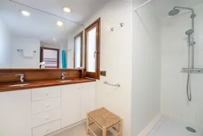 Modern Holiday Home \"Bini Nura\" with Sea View, Wi-Fi, Garden & Pool - Image 3