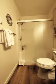 Clean Sandpoint condo 10 min from Schweitzer base in quiet lakefront community - Image 4