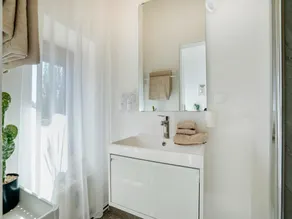 Elegant Central Apartment in Graz - Image 5