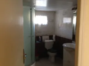Haus auf 1000m2 mit Schwimmbad und Grünfläche - Image 4