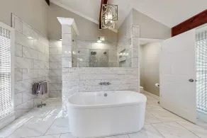 Unique find on Logan Martin! Cozy, spacious and family friendly. - Image 2