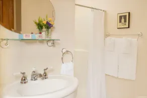 Delta Street Inn - Image 4