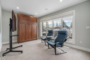 Downtown Luxury with Fast Wi-Fi & Amazing Kitchen! - Image 2