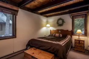  Private Retreat in the Woods - Image 3
