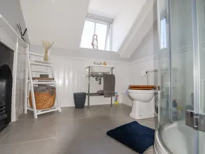55 QUEEN STREET, family friendly, with open fire in Seaton, Devon - Image 5