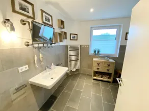 Sandpiper - Ground Fl, Shower, Guest WC, Terrace, Garden Furniture, Parking - Image 2