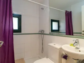 Appartamento con terrazza, giardino e piscina - Image 3