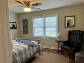 Sycamore, Cozy get a way! Newly renovated on a private, stream-side lot. - Image 4