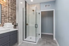 Downtown 5BR with private patio - Image 5