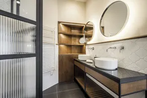 Budapest Eye- Boutique Suites, by BQA - Image 2