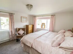 CROOKED WELL, family friendly, character holiday cottage in Timsbury - Image 5