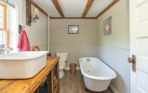 Country Cabin with Creek Frontage, High Speed Internet, and Electric Car Charger - Image 4