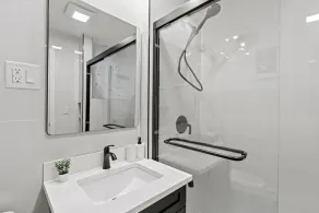 Group Retreat for 10 - 15Min to NYC, FIFA, Mall, FREE Parking - Image 4