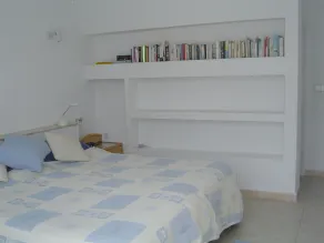 Appartement de plain-pied de golf de deux chambres fabuleusement bien aménagé - Image 4