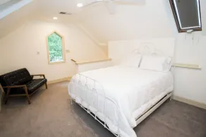 Sleeps 4 w/screen porch and private Hot Tub - Image 4