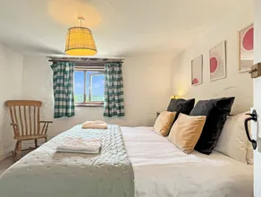 Kiri - Charming Cottage Perfect for Large Groups & Family - Image 5