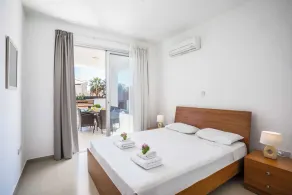 Villa White Moonflower - Image 5
