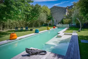 Altes Bauernhaus im mittelalterlichen Dorf mit Pool im großen Garten - Image 4