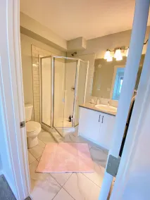 3 bedroom Townhouse Rooftop Patio & AC - Image 3