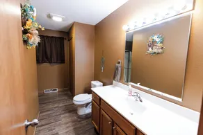 Quiet 3 bedroom house on 11 acres with 3 acre fully stocked private pond. - Image 3