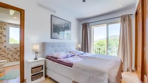 Maison de vacances de luxe avec vue sur la mer directement au-dessus de la plage de Cala Mesquida - Image 5