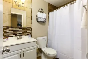 Home near Sea World & Lackland - Image 3