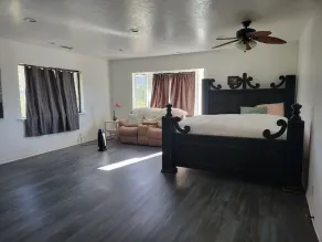 Cozy Blue Ranch home away from home! A bit of ranch & modern - Image 2