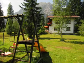 Living unit first floor approx. 70sqm terrace, garden, sunbathing lawn, near ski lift & cross-country ski trail - Image 2