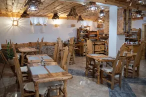 Rustic Inn River - Image 2