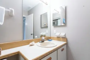 Beachside, 2/2 Condo, 3 Pools, Pickleball, Sauna - Image 4