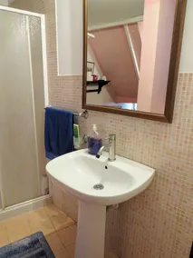 Grande chambre silencieuse avec Wi-Fi dans le centre - Image 5