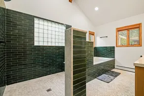 Dog-friendly home with private  hot tub, game room, fire pit, fireplace - Image 4