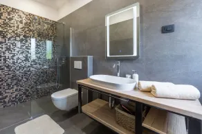 Villa for 4-6 people, pool, loungers, garden, panoramic sea view - Image 2