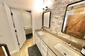 Luxury Suite \"A\" - Image 4