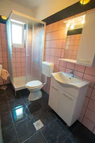 Nice and fresh two with sea views, large balcony and pool access. - Image 2